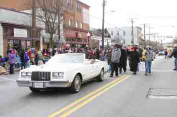 Mayors Christmas Parade 2010\nPhotography by: Buckleman Photography\nall images ©2010 Buckleman Photography\nThe images displayed here are of low resolution;\nReprints available, please contact us: \ngerard@bucklemanphotography.com\n410.608.7990\nbucklemanphotography.com\n9639.jpg