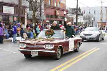 Mayors Christmas Parade 2010\nPhotography by: Buckleman Photography\nall images ©2010 Buckleman Photography\nThe images displayed here are of low resolution;\nReprints available, please contact us: \ngerard@bucklemanphotography.com\n410.608.7990\nbucklemanphotography.com\n9652.jpg