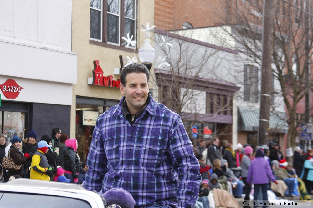 Mayors Christmas Parade 2010\nPhotography by: Buckleman Photography\nall images ©2010 Buckleman Photography\nThe images displayed here are of low resolution;\nReprints available, please contact us: \ngerard@bucklemanphotography.com\n410.608.7990\nbucklemanphotography.com\n9686.jpg