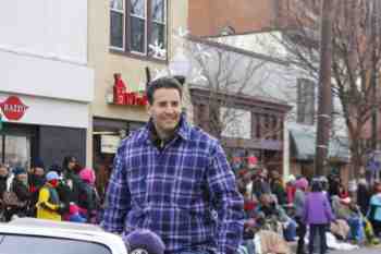 Mayors Christmas Parade 2010\nPhotography by: Buckleman Photography\nall images ©2010 Buckleman Photography\nThe images displayed here are of low resolution;\nReprints available, please contact us: \ngerard@bucklemanphotography.com\n410.608.7990\nbucklemanphotography.com\n9686.jpg