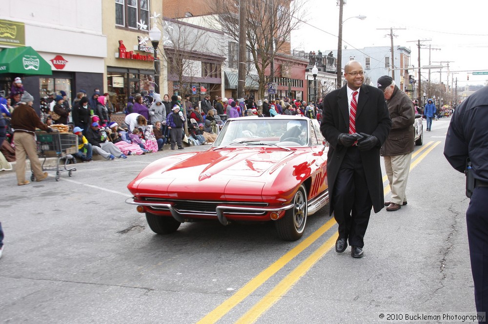Mayors Christmas Parade 2010\nPhotography by: Buckleman Photography\nall images ©2010 Buckleman Photography\nThe images displayed here are of low resolution;\nReprints available, please contact us: \ngerard@bucklemanphotography.com\n410.608.7990\nbucklemanphotography.com\n9699.jpg