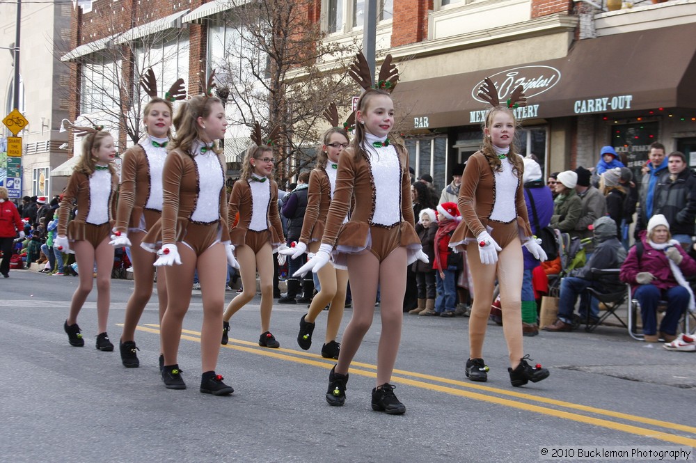 Mayors Christmas Parade 2010\nPhotography by: Buckleman Photography\nall images ©2010 Buckleman Photography\nThe images displayed here are of low resolution;\nReprints available, please contact us: \ngerard@bucklemanphotography.com\n410.608.7990\nbucklemanphotography.com\n9808.jpg