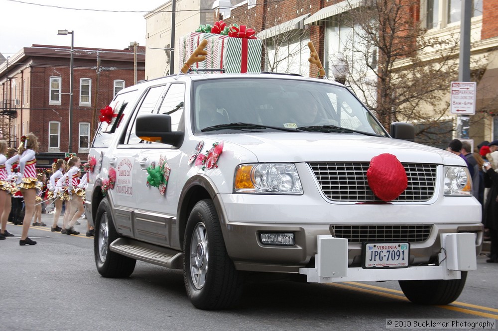 Mayors Christmas Parade 2010\nPhotography by: Buckleman Photography\nall images ©2010 Buckleman Photography\nThe images displayed here are of low resolution;\nReprints available, please contact us: \ngerard@bucklemanphotography.com\n410.608.7990\nbucklemanphotography.com\n9812.jpg