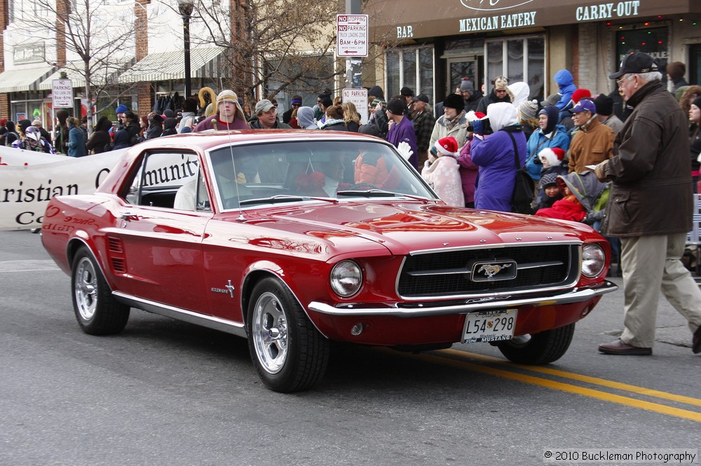 Mayors Christmas Parade 2010\nPhotography by: Buckleman Photography\nall images ©2010 Buckleman Photography\nThe images displayed here are of low resolution;\nReprints available, please contact us: \ngerard@bucklemanphotography.com\n410.608.7990\nbucklemanphotography.com\n9891.jpg