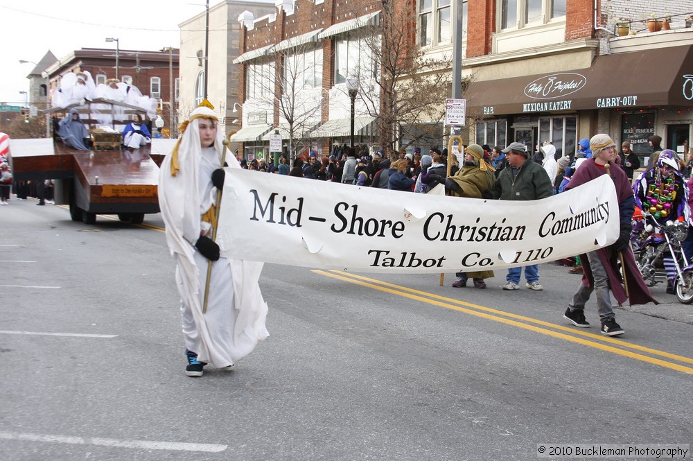 Mayors Christmas Parade 2010\nPhotography by: Buckleman Photography\nall images ©2010 Buckleman Photography\nThe images displayed here are of low resolution;\nReprints available, please contact us: \ngerard@bucklemanphotography.com\n410.608.7990\nbucklemanphotography.com\n9893.jpg