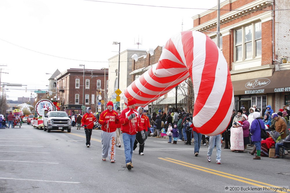 Mayors Christmas Parade 2010\nPhotography by: Buckleman Photography\nall images ©2010 Buckleman Photography\nThe images displayed here are of low resolution;\nReprints available, please contact us: \ngerard@bucklemanphotography.com\n410.608.7990\nbucklemanphotography.com\n9910.jpg