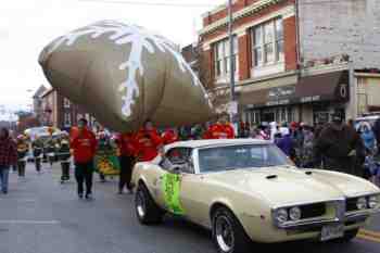 Mayors Christmas Parade 2010\nPhotography by: Buckleman Photography\nall images ©2010 Buckleman Photography\nThe images displayed here are of low resolution;\nReprints available, please contact us: \ngerard@bucklemanphotography.com\n410.608.7990\nbucklemanphotography.com\n9932.jpg