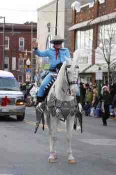 Mayors Christmas Parade 2010\nPhotography by: Buckleman Photography\nall images ©2010 Buckleman Photography\nThe images displayed here are of low resolution;\nReprints available, please contact us: \ngerard@bucklemanphotography.com\n410.608.7990\nbucklemanphotography.com\n9946.jpg