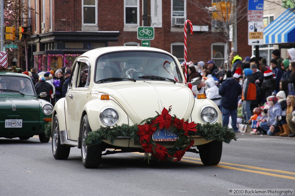 Mayors Christmas Parade 2010\nPhotography by: Buckleman Photography\nall images ©2010 Buckleman Photography\nThe images displayed here are of low resolution;\nReprints available, please contact us: \ngerard@bucklemanphotography.com\n410.608.7990\nbucklemanphotography.com\n9972.jpg