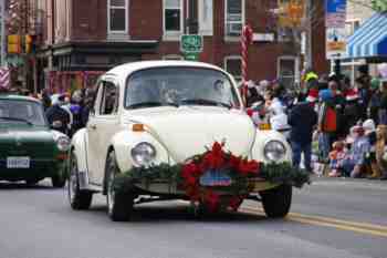 Mayors Christmas Parade 2010\nPhotography by: Buckleman Photography\nall images ©2010 Buckleman Photography\nThe images displayed here are of low resolution;\nReprints available, please contact us: \ngerard@bucklemanphotography.com\n410.608.7990\nbucklemanphotography.com\n9972.jpg