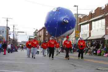 Mayors Christmas Parade 2010\nPhotography by: Buckleman Photography\nall images ©2010 Buckleman Photography\nThe images displayed here are of low resolution;\nReprints available, please contact us: \ngerard@bucklemanphotography.com\n410.608.7990\nbucklemanphotography.com\n9982.jpg