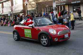 45th Annual Mayors Christmas Parade 2010\nPhotography by: Buckleman Photography\nall images ©2010 Buckleman Photography\nThe images displayed here are of low resolution;\nReprints available, please contact us: \ngerard@bucklemanphotography.com\n410.608.7990\nbucklemanphotography.com\n_MG_0139.CR2