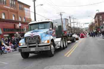 45th Annual Mayors Christmas Parade 2010\nPhotography by: Buckleman Photography\nall images ©2010 Buckleman Photography\nThe images displayed here are of low resolution;\nReprints available, please contact us: \ngerard@bucklemanphotography.com\n410.608.7990\nbucklemanphotography.com\n_MG_0168.CR2