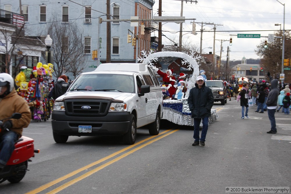 45th Annual Mayors Christmas Parade 2010\nPhotography by: Buckleman Photography\nall images ©2010 Buckleman Photography\nThe images displayed here are of low resolution;\nReprints available, please contact us: \ngerard@bucklemanphotography.com\n410.608.7990\nbucklemanphotography.com\n_MG_0239.CR2