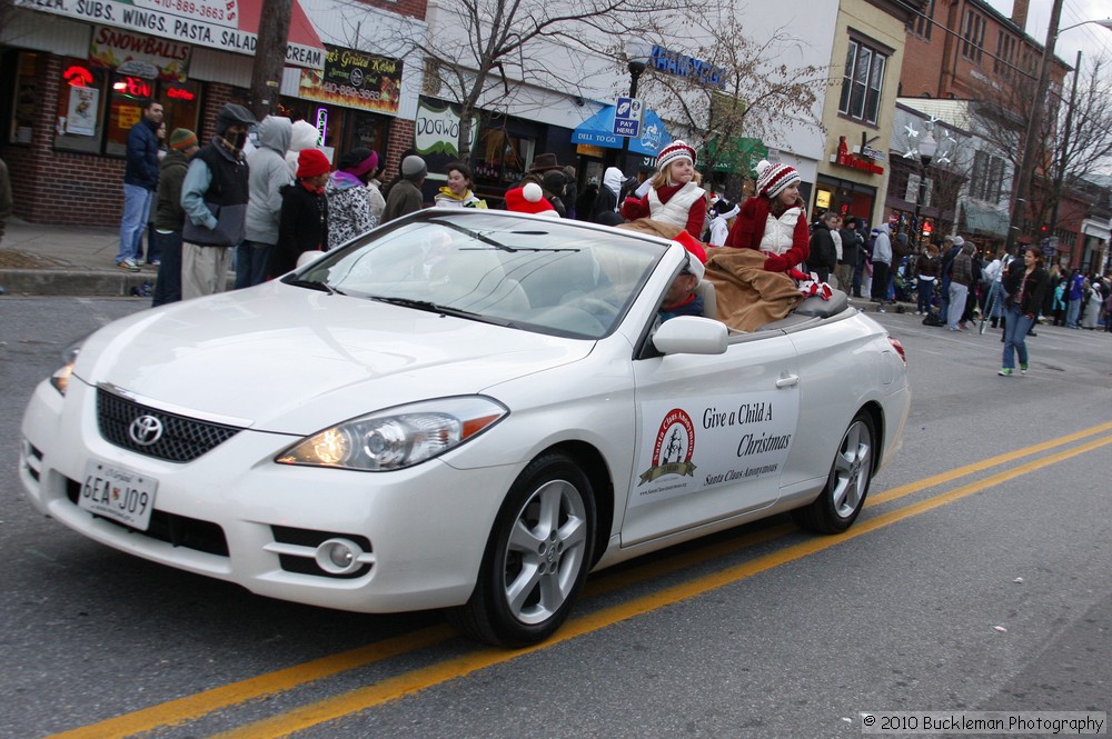 45th Annual Mayors Christmas Parade 2010\nPhotography by: Buckleman Photography\nall images ©2010 Buckleman Photography\nThe images displayed here are of low resolution;\nReprints available, please contact us: \ngerard@bucklemanphotography.com\n410.608.7990\nbucklemanphotography.com\n_MG_0329.CR2