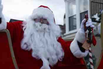 45th Annual Mayors Christmas Parade 2010\nPhotography by: Buckleman Photography\nall images ©2010 Buckleman Photography\nThe images displayed here are of low resolution;\nReprints available, please contact us: \ngerard@bucklemanphotography.com\n410.608.7990\nbucklemanphotography.com\n_MG_0443.CR2