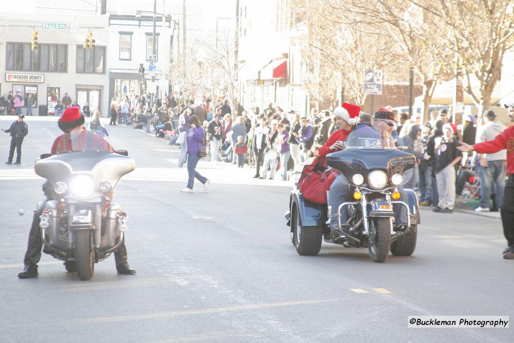 Mayors Christmas Parade -  Division 1, 2011\nPhotography by: Buckleman Photography\nall images ©2011 Buckleman Photography\nThe images displayed here are of low resolution;\nReprints available,  please contact us: \ngerard@bucklemanphotography.com\n410.608.7990\nbucklemanphotography.com\n1939.jpg