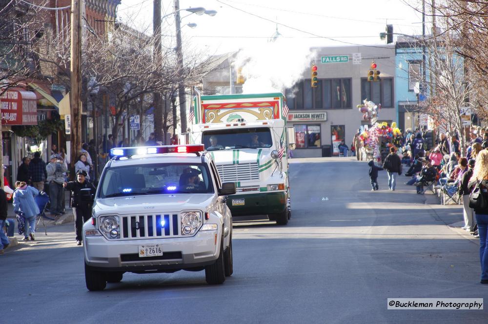 Mayors Christmas Parade -  Division 1, 2011\nPhotography by: Buckleman Photography\nall images ©2011 Buckleman Photography\nThe images displayed here are of low resolution;\nReprints available,  please contact us: \ngerard@bucklemanphotography.com\n410.608.7990\nbucklemanphotography.com\n3061.jpg