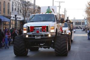 Mayors Christmas Parade -  Division 1, 2011\nPhotography by: Buckleman Photography\nall images ©2011 Buckleman Photography\nThe images displayed here are of low resolution;\nReprints available,  please contact us: \ngerard@bucklemanphotography.com\n410.608.7990\nbucklemanphotography.com\n3140.jpg