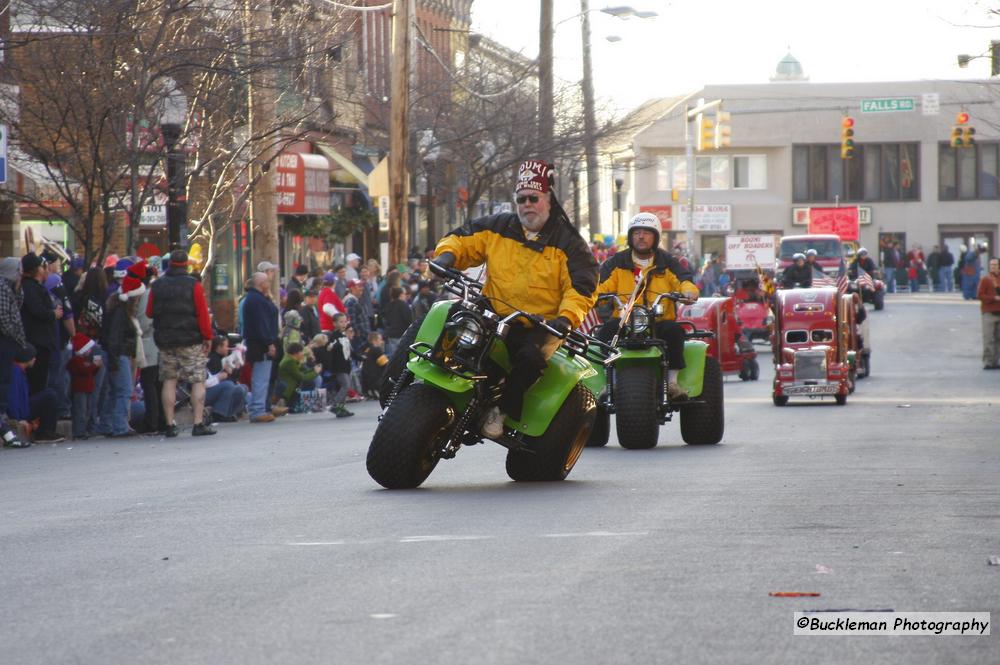 Mayors Christmas Parade Division 1a - 2011\nPhotography by: Buckleman Photography\nall images ©2011 Buckleman Photography\nThe images displayed here are of low resolution;\nReprints & Website usage available, please contact us: \ngerard@bucklemanphotography.com\n410.608.7990\nbucklemanphotography.com\n3339.jpg