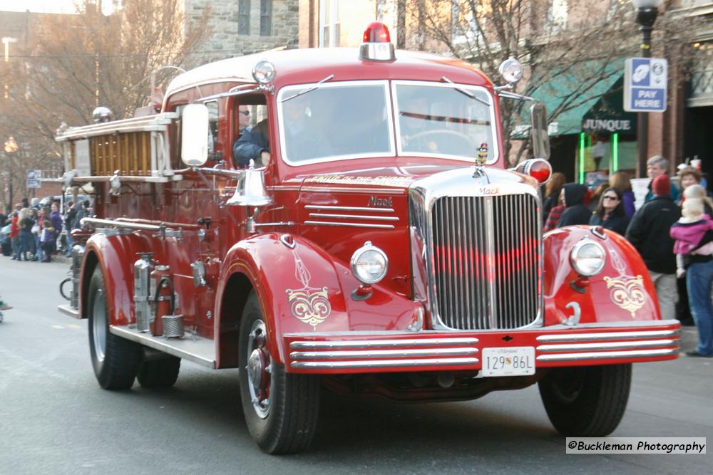 Mayors Christmas Parade Division 2 -  2011\nPhotography by: Buckleman Photography\nall images ©2011 Buckleman Photography\nThe images displayed here are of low resolution;\nReprints & Website usage available, please contact us: \ngerard@bucklemanphotography.com\n410.608.7990\nbucklemanphotography.com\n2393.jpg