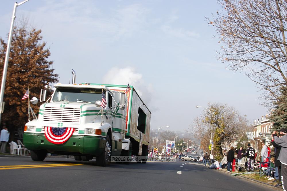 40th Annual Mayors Christmas Parade 2012\nPhotography by: Buckleman Photography\nall images ©2012 Buckleman Photography\nThe images displayed here are of low resolution;\nReprints available,  please contact us: \ngerard@bucklemanphotography.com\n410.608.7990\nbucklemanphotography.com\nFile Number - 5324.jpg