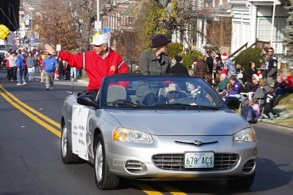 40th Annual Mayors Christmas Parade 2012\nPhotography by: Buckleman Photography\nall images ©2012 Buckleman Photography\nThe images displayed here are of low resolution;\nReprints available,  please contact us: \ngerard@bucklemanphotography.com\n410.608.7990\nbucklemanphotography.com\nFile Number - 5443.jpg