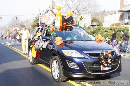 40th Annual Mayors Christmas Parade 2012\nPhotography by: Buckleman Photography\nall images ©2012 Buckleman Photography\nThe images displayed here are of low resolution;\nReprints available,  please contact us: \ngerard@bucklemanphotography.com\n410.608.7990\nbucklemanphotography.com\nFile Number - 5592.jpg