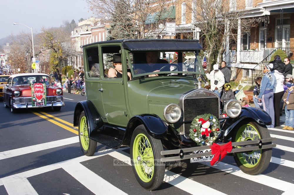 40th Annual Mayors Christmas Parade 2012\nPhotography by: Buckleman Photography\nall images ©2012 Buckleman Photography\nThe images displayed here are of low resolution;\nReprints available,  please contact us: \ngerard@bucklemanphotography.com\n410.608.7990\nbucklemanphotography.com\nFile Number - 5658.jpg