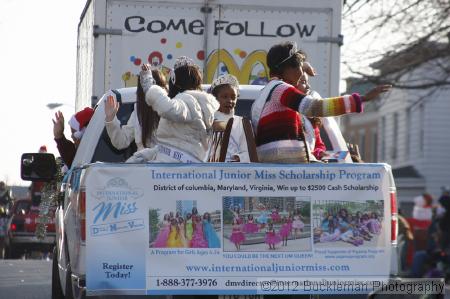 40th Annual Mayors Christmas Parade 2012\nPhotography by: Buckleman Photography\nall images ©2012 Buckleman Photography\nThe images displayed here are of low resolution;\nReprints available,  please contact us: \ngerard@bucklemanphotography.com\n410.608.7990\nbucklemanphotography.com\nFile Number - 5715.jpg