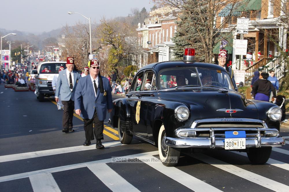 40th Annual Mayors Christmas Parade 2012\nPhotography by: Buckleman Photography\nall images ©2012 Buckleman Photography\nThe images displayed here are of low resolution;\nReprints available,  please contact us: \ngerard@bucklemanphotography.com\n410.608.7990\nbucklemanphotography.com\nFile Number 5725.jpg