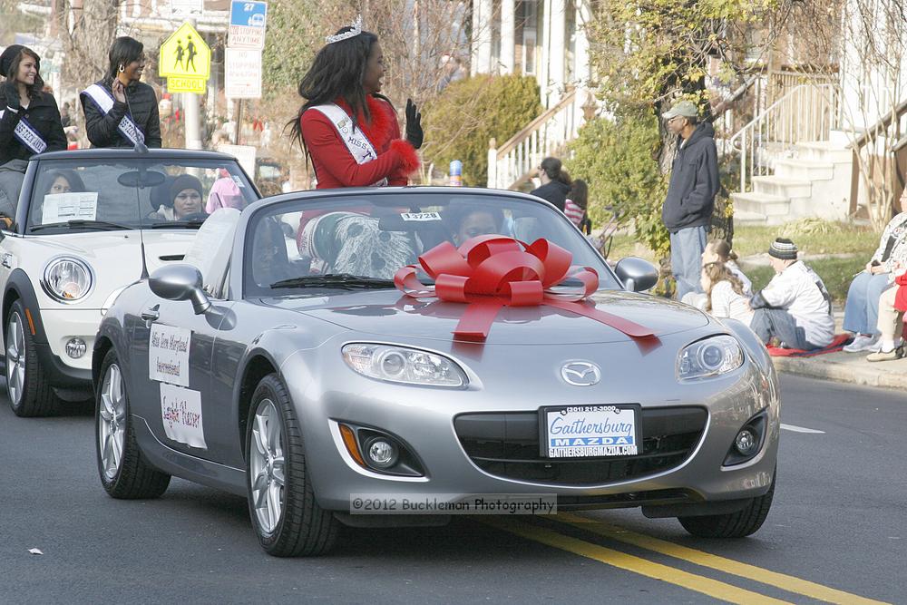 40th Annual Mayors Christmas Parade 2012\nPhotography by: Buckleman Photography\nall images ©2012 Buckleman Photography\nThe images displayed here are of low resolution;\nReprints available,  please contact us: \ngerard@bucklemanphotography.com\n410.608.7990\nbucklemanphotography.com\nFile Number 2532.jpg