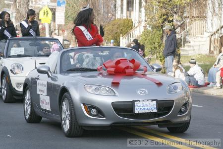 40th Annual Mayors Christmas Parade 2012\nPhotography by: Buckleman Photography\nall images ©2012 Buckleman Photography\nThe images displayed here are of low resolution;\nReprints available,  please contact us: \ngerard@bucklemanphotography.com\n410.608.7990\nbucklemanphotography.com\nFile Number 2532.jpg