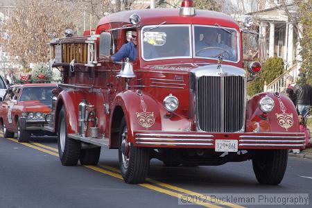 40th Annual Mayors Christmas Parade 2012\nPhotography by: Buckleman Photography\nall images ©2012 Buckleman Photography\nThe images displayed here are of low resolution;\nReprints available,  please contact us: \ngerard@bucklemanphotography.com\n410.608.7990\nbucklemanphotography.com\nFile Number 2568.jpg