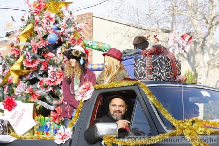 40th Annual Mayors Christmas Parade 2012\nPhotography by: Buckleman Photography\nall images ©2012 Buckleman Photography\nThe images displayed here are of low resolution;\nReprints available,  please contact us: \ngerard@bucklemanphotography.com\n410.608.7990\nbucklemanphotography.com\nFile Number 5862.jpg