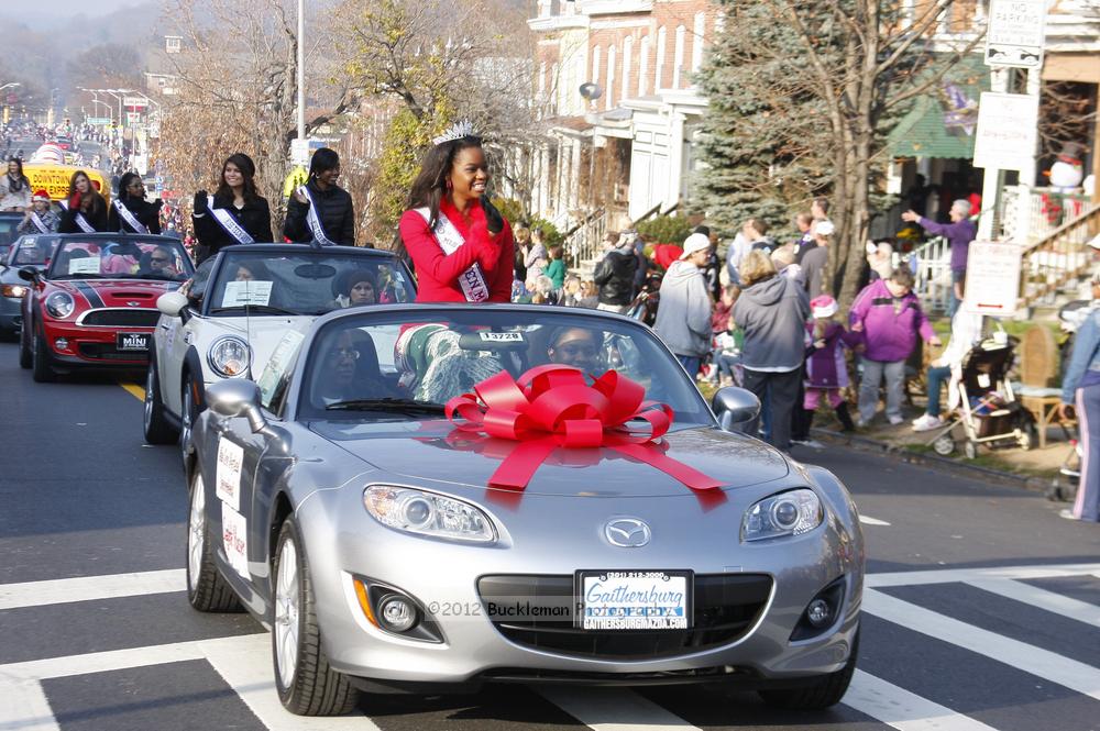 40th Annual Mayors Christmas Parade 2012\nPhotography by: Buckleman Photography\nall images ©2012 Buckleman Photography\nThe images displayed here are of low resolution;\nReprints available,  please contact us: \ngerard@bucklemanphotography.com\n410.608.7990\nbucklemanphotography.com\nFile Number 5895.jpg