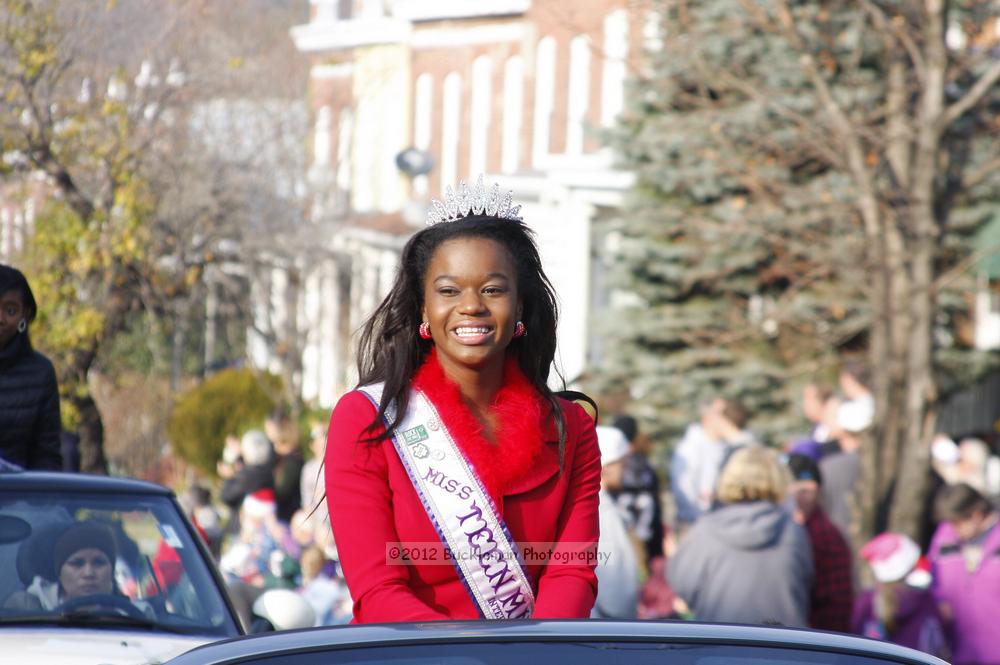 40th Annual Mayors Christmas Parade 2012\nPhotography by: Buckleman Photography\nall images ©2012 Buckleman Photography\nThe images displayed here are of low resolution;\nReprints available,  please contact us: \ngerard@bucklemanphotography.com\n410.608.7990\nbucklemanphotography.com\nFile Number 5896.jpg