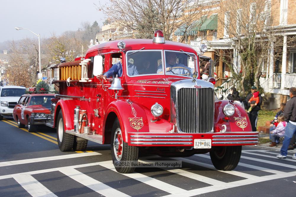 40th Annual Mayors Christmas Parade 2012\nPhotography by: Buckleman Photography\nall images ©2012 Buckleman Photography\nThe images displayed here are of low resolution;\nReprints available,  please contact us: \ngerard@bucklemanphotography.com\n410.608.7990\nbucklemanphotography.com\nFile Number 5946.jpg