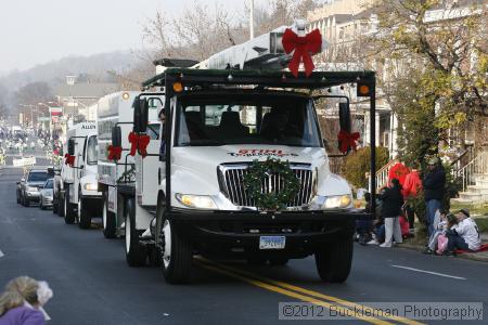 40th Annual Mayors Christmas Parade 2012\nPhotography by: Buckleman Photography\nall images ©2012 Buckleman Photography\nThe images displayed here are of low resolution;\nReprints available,  please contact us: \ngerard@bucklemanphotography.com\n410.608.7990\nbucklemanphotography.com\nFile Number 2660.jpg