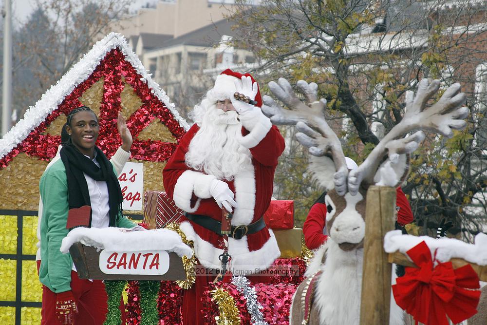 40th Annual Mayors Christmas Parade 2012\nPhotography by: Buckleman Photography\nall images ©2012 Buckleman Photography\nThe images displayed here are of low resolution;\nReprints available,  please contact us: \ngerard@bucklemanphotography.com\n410.608.7990\nbucklemanphotography.com\nFile Number 2825.jpg