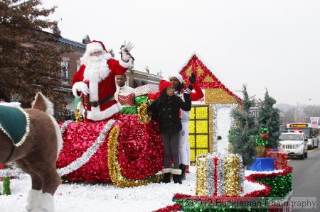 40th Annual Mayors Christmas Parade 2012\nPhotography by: Buckleman Photography\nall images ©2012 Buckleman Photography\nThe images displayed here are of low resolution;\nReprints available,  please contact us: \ngerard@bucklemanphotography.com\n410.608.7990\nbucklemanphotography.com\nFile Number 6225.jpg