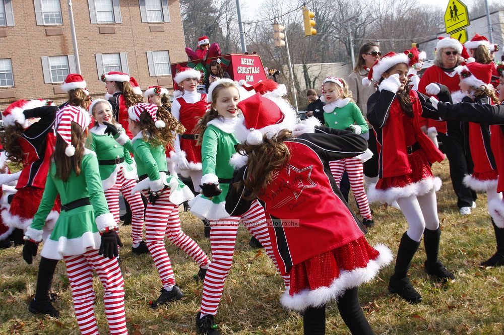 40th Annual Mayors Christmas Parade 2012\nPhotography by: Buckleman Photography\nall images ©2012 Buckleman Photography\nThe images displayed here are of low resolution;\nReprints available,  please contact us: \ngerard@bucklemanphotography.com\n410.608.7990\nbucklemanphotography.com\nFile Number 5298.jpg