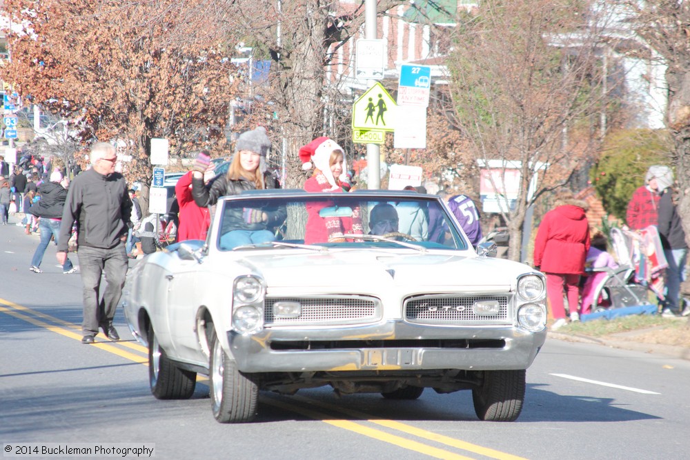 41st Annual Mayors Christmas Parade 2014 Division 1\nPhotography by: Buckleman Photography\nall images ©2014 Buckleman Photography\nThe images displayed here are of low resolution;\nReprints available, please contact us: \ngerard@bucklemanphotography.com\n410.608.7990\nbucklemanphotography.com\nFile number - 6453.jpg