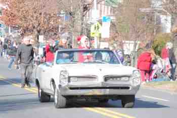 41st Annual Mayors Christmas Parade 2014 Division 1\nPhotography by: Buckleman Photography\nall images ©2014 Buckleman Photography\nThe images displayed here are of low resolution;\nReprints available, please contact us: \ngerard@bucklemanphotography.com\n410.608.7990\nbucklemanphotography.com\nFile number - 6453.jpg