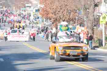 41st Annual Mayors Christmas Parade 2014 Division 1\nPhotography by: Buckleman Photography\nall images ©2014 Buckleman Photography\nThe images displayed here are of low resolution;\nReprints available, please contact us: \ngerard@bucklemanphotography.com\n410.608.7990\nbucklemanphotography.com\nFile number - 6516.jpg