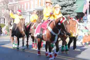 41st Annual Mayors Christmas Parade 2014 Division 1\nPhotography by: Buckleman Photography\nall images ©2014 Buckleman Photography\nThe images displayed here are of low resolution;\nReprints available, please contact us: \ngerard@bucklemanphotography.com\n410.608.7990\nbucklemanphotography.com\nFile number - 6644.jpg