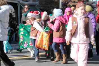 41st Annual Mayors Christmas Parade 2014 Division 1\nPhotography by: Buckleman Photography\nall images ©2014 Buckleman Photography\nThe images displayed here are of low resolution;\nReprints available, please contact us: \ngerard@bucklemanphotography.com\n410.608.7990\nbucklemanphotography.com\nFile number - 9569.jpg