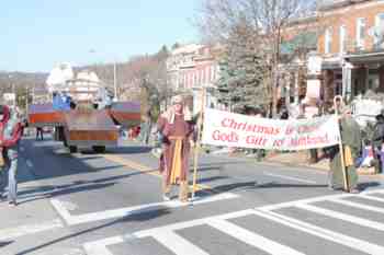 41st Annual Mayors Christmas Parade 2014 Division 1\nPhotography by: Buckleman Photography\nall images ©2014 Buckleman Photography\nThe images displayed here are of low resolution;\nReprints available, please contact us: \ngerard@bucklemanphotography.com\n410.608.7990\nbucklemanphotography.com\nFile number - 9613.jpg