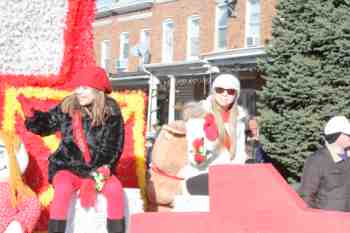 41st Annual Mayors Christmas Parade 2014 Division 1\nPhotography by: Buckleman Photography\nall images ©2014 Buckleman Photography\nThe images displayed here are of low resolution;\nReprints available, please contact us: \ngerard@bucklemanphotography.com\n410.608.7990\nbucklemanphotography.com\nFile number - 9640.jpg