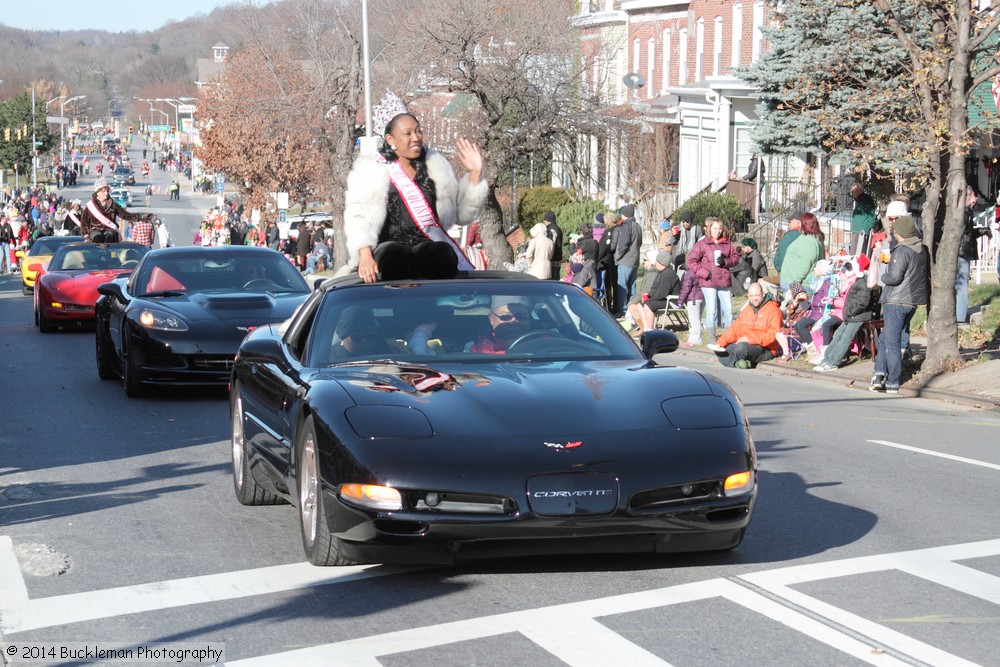 41st Annual Mayors Christmas Parade 2014 Division 1\nPhotography by: Buckleman Photography\nall images ©2014 Buckleman Photography\nThe images displayed here are of low resolution;\nReprints available, please contact us: \ngerard@bucklemanphotography.com\n410.608.7990\nbucklemanphotography.com\nFile number - 9652.jpg